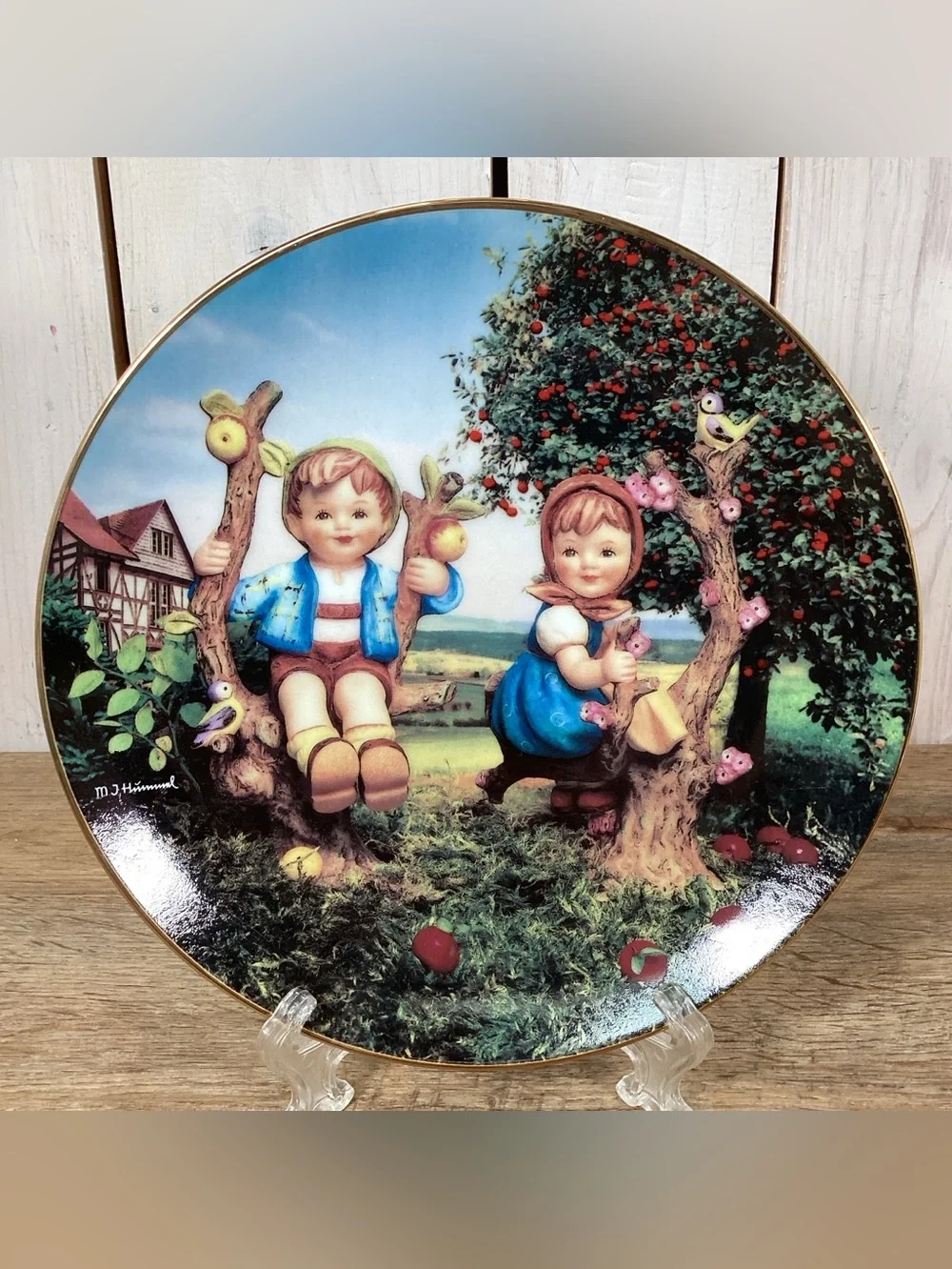 Hummel 1989 “Apple Tree Boy & Girl” Little Companions Plate Danbury Mint Q9971
